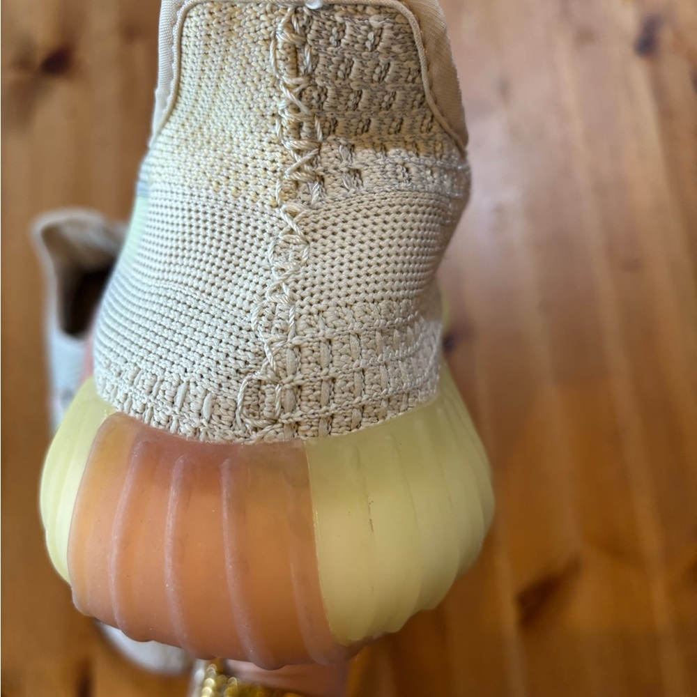 Yeezy 350 Citron - Men’s 8 - Picture 9 of 12